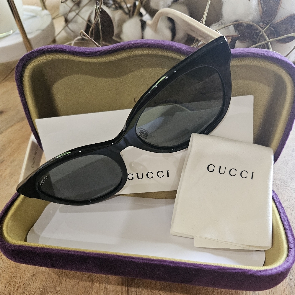 New GUCCI Full Inclusion Sunglasses